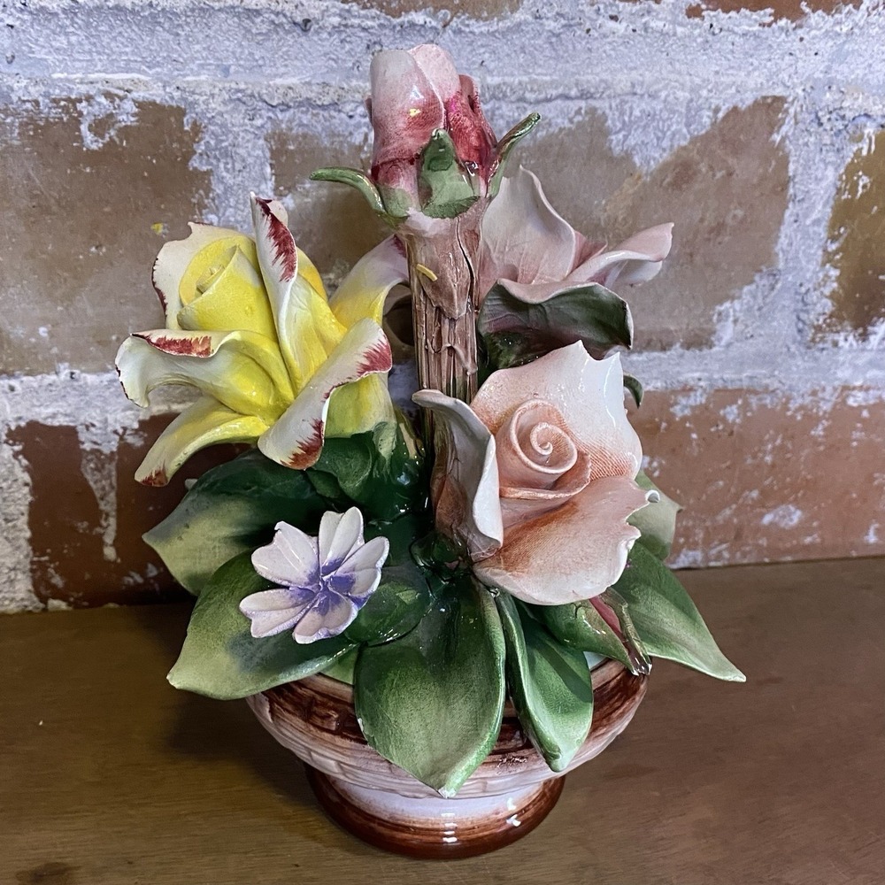 Gorgeous Vintage Capodimonte Flower Basket Excellent‎ Condition RARE